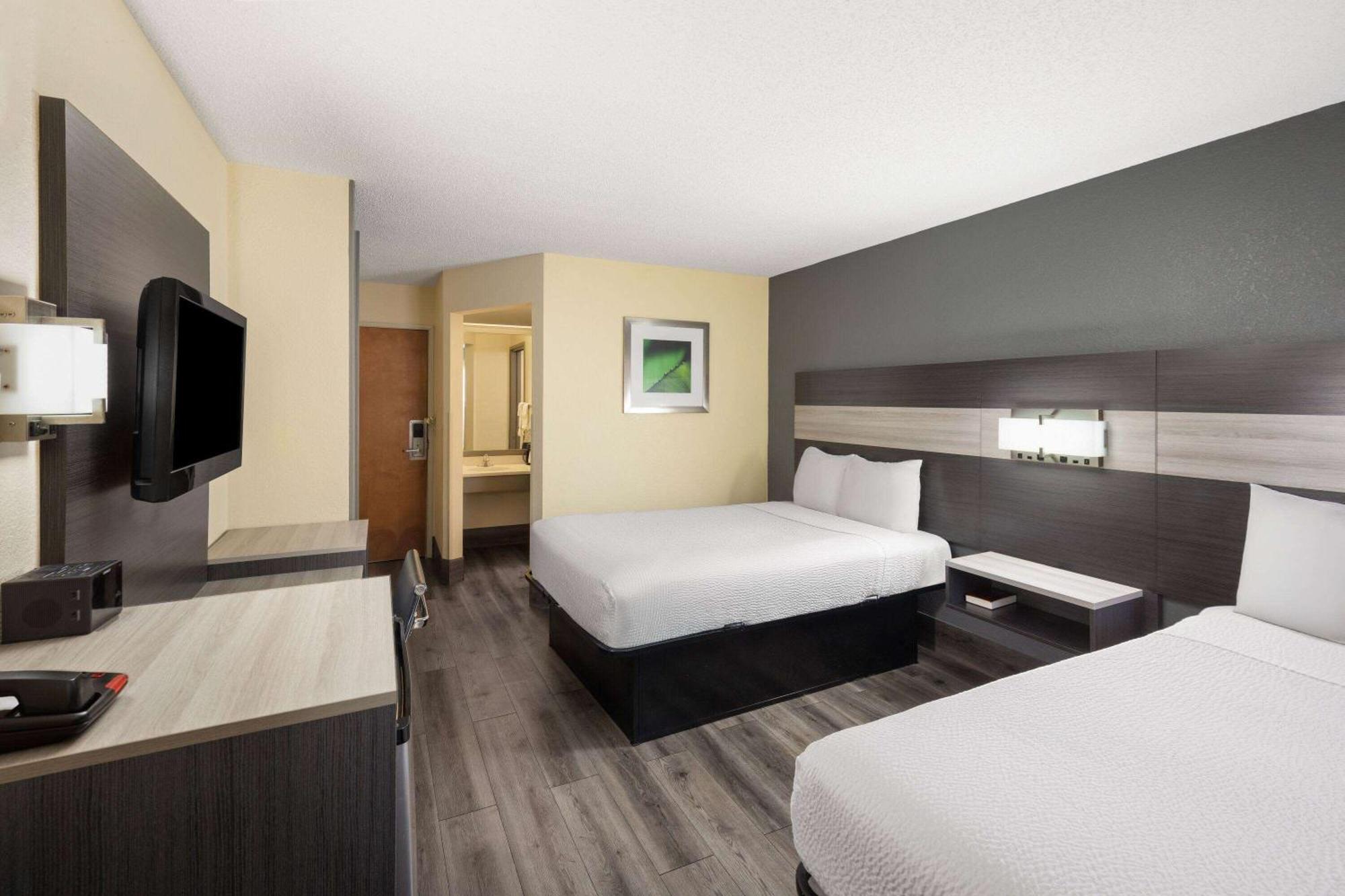 Travelodge By Wyndham Perry National Fairgrounds Area I-75 Exterior photo