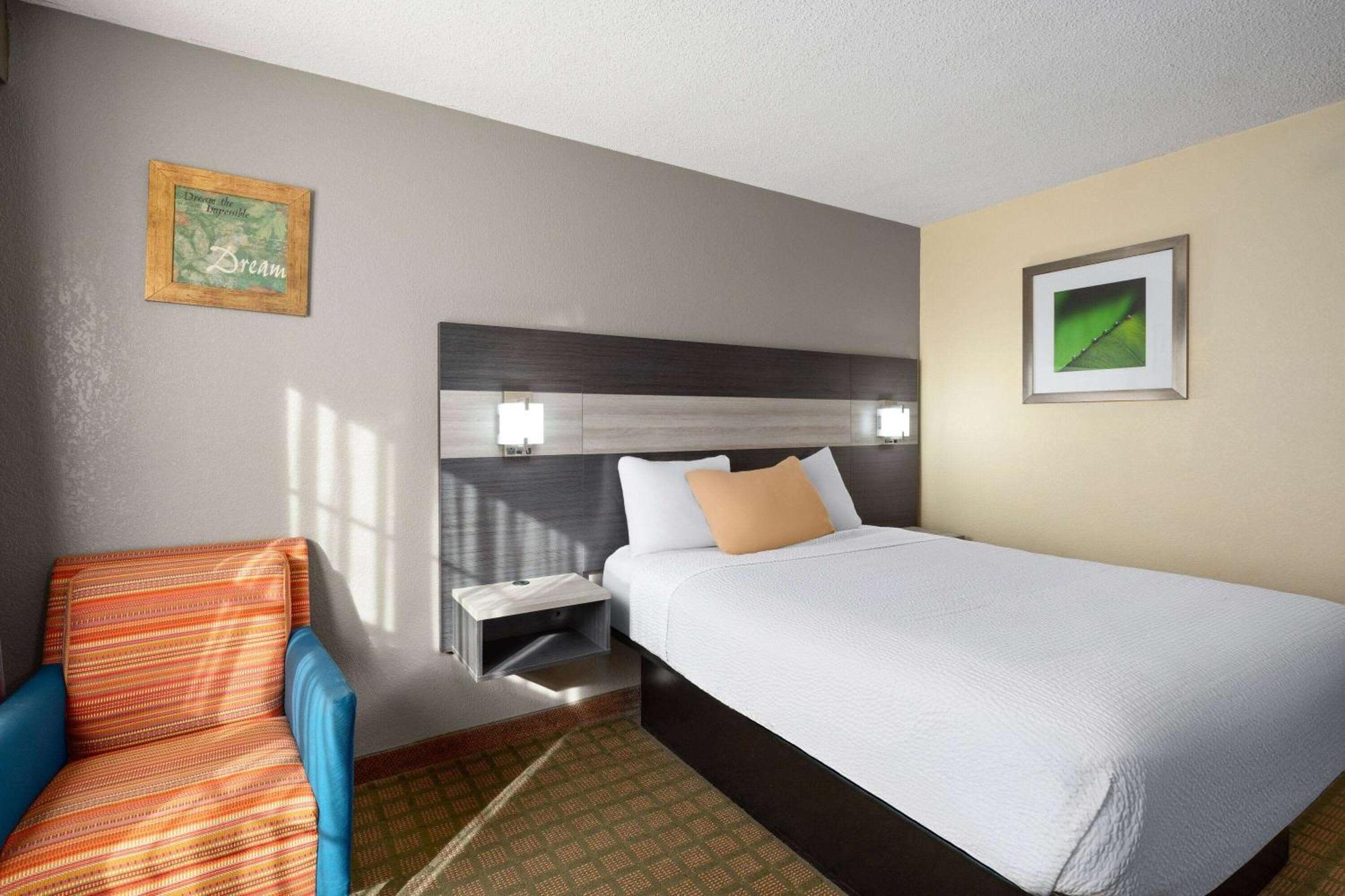 Travelodge By Wyndham Perry National Fairgrounds Area I-75 Exterior photo