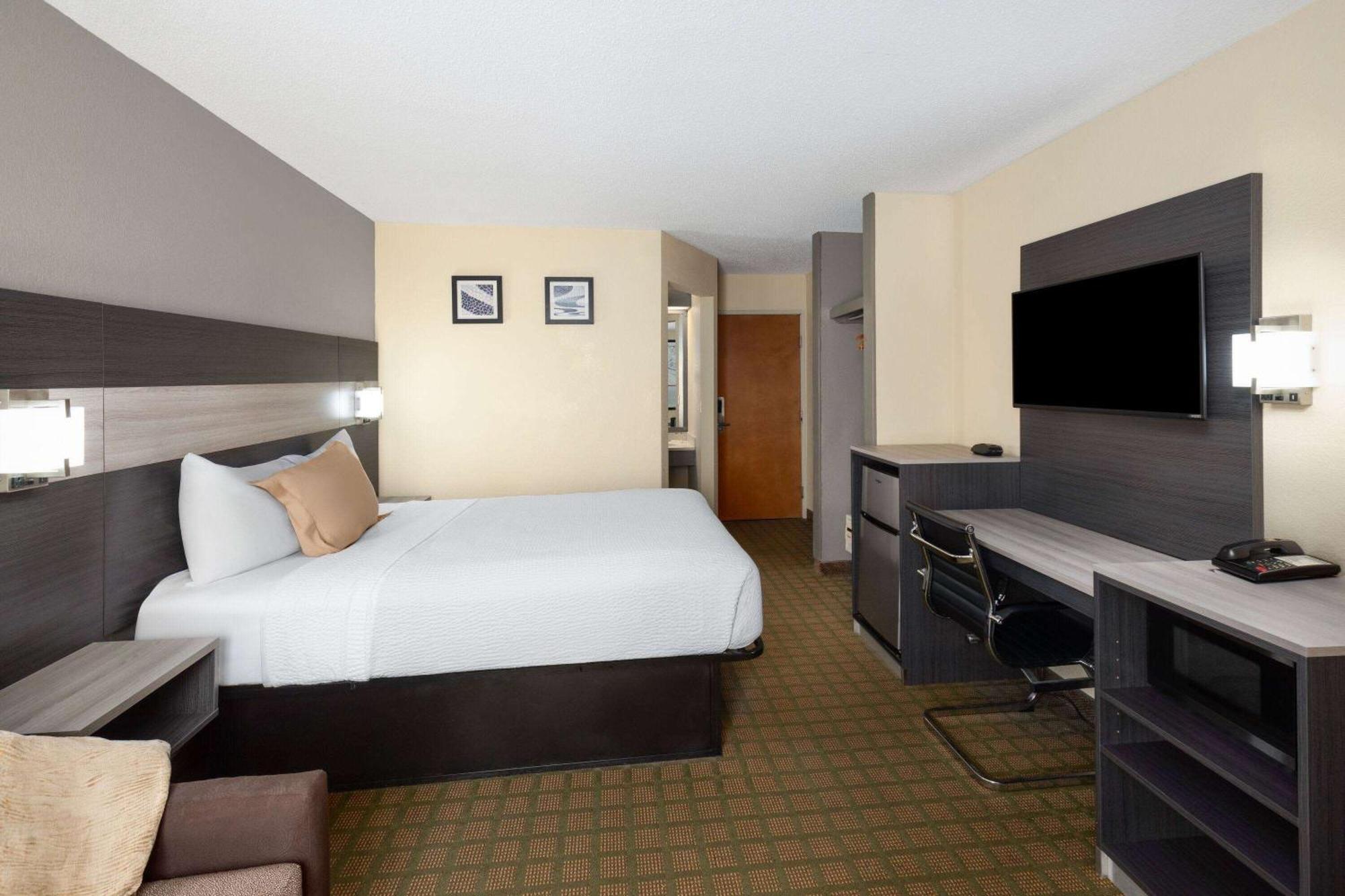 Travelodge By Wyndham Perry National Fairgrounds Area I-75 Exterior photo